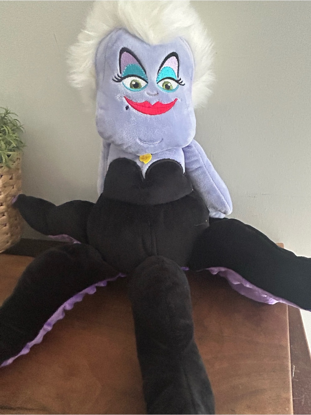 Scentsy Disney Villain Ursula Stuffed Plush with pouch The Little Mermaid